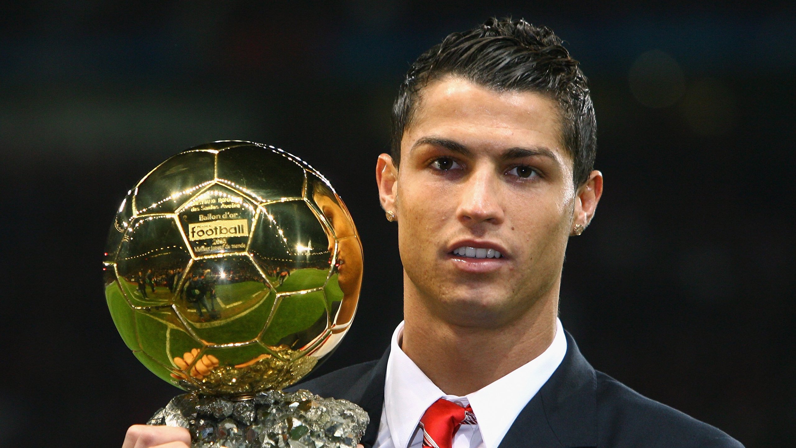 拜仁边路强攻压迫博卡两翼，拜仁太强